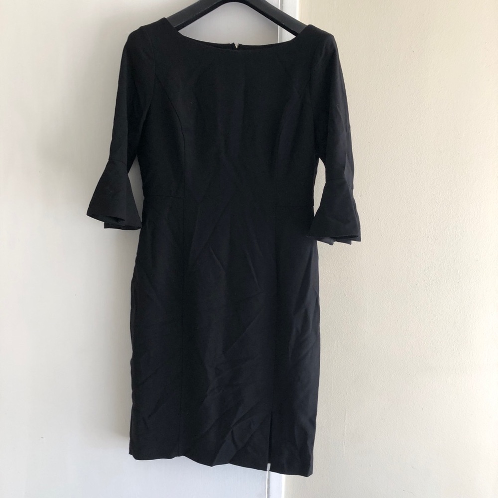 BODY-PERFECTING RUFFLE 3/4 SLEEVE SHEATH DRESS